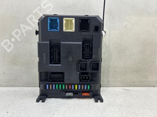 Used Fuse box Fuse box 39600397 39600397