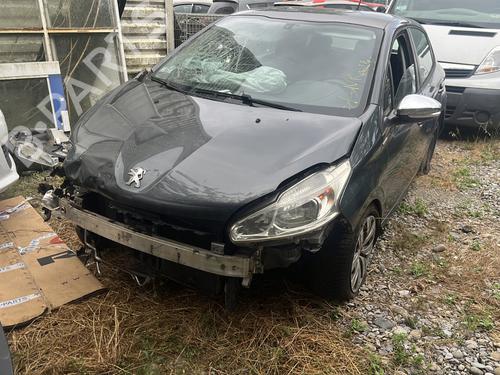 Brugte PEUGEOT 208 I (CA_, CC_) 1.2 VTI 82 (82 hp) 4309625