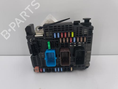 Sikringsdåse PEUGEOT 3008 II SUV (MC_, MR_, MJ_, M4_) 1.6 BlueHDi 120 (120 hp) 30904886