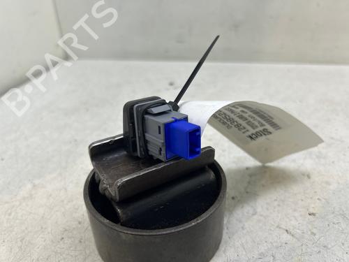 warning-switch-toyota-auris-_e15_-2006-2007-2008-2009-2010-2011-2012-2013-37472369 main image