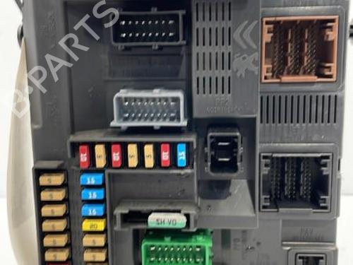 Used Fuse box Fuse box PEUGEOT 308 II (LB_, LP_, LW_, LH_, L3_) 1.6 HDi 100 (99 hp) 22832477 22832477