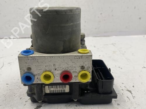 Used ABS pump RENAULT TRAFIC II Van (FL) 2.0 dCi 115 (FL01, FL0U) (114 hp) 22845992