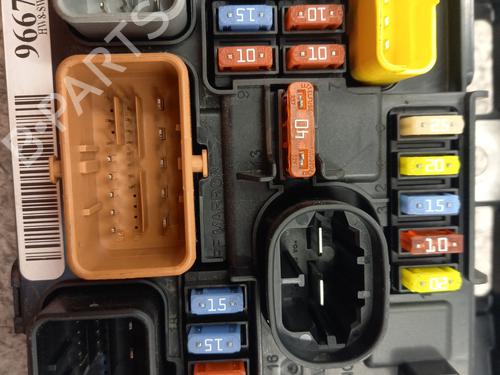 Used Fuse box Fuse box CITROËN C3 II (SC_) 1.4 HDi 70 (SC8HZC, SC8HR0, SC8HP4) (68 hp) 24468931 24468931