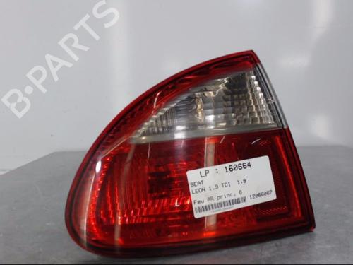 Used Left taillight SEAT LEON (1M1) 1.9 TDI (110 hp) 22812522