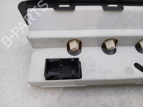 Used Display monitor Display monitor 37032039 37032039