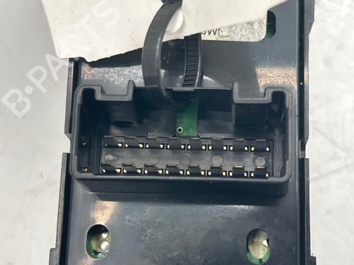 Used Left front window switch Left front window switch KIA SPORTAGE III (SL) 2.0 CRDi AWD (136 hp) 40055034 40055034