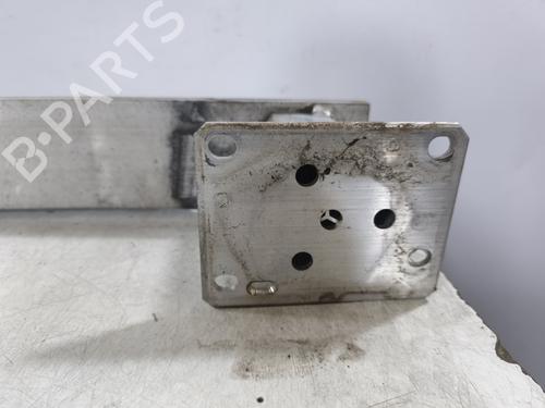 Used Front bumper reinforcement Front bumper reinforcement 39379006 39379006