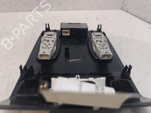 interior-roof-light-renault-clio-v-b7_-2019-27545941 main image
