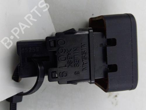 Warning switch NISSAN NOTE (E11, NE11) 1.4 | BP22826775I22 