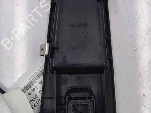 Used Right front window switch Right front window switch FIAT GRANDE PUNTO (199_) 1.2 (65 hp) 22828392 22828392