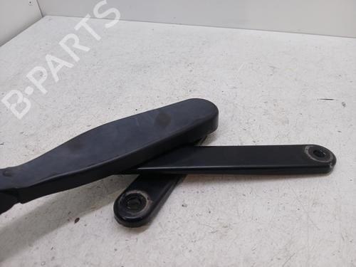 Used Front windshield wiper arm Front windshield wiper arm 37732905 37732905