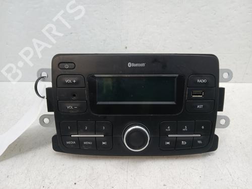 Used Radio DACIA SANDERO II 1.0 SCe 75 (B8JC, B8JD, B8NC) (73 hp) 32499613