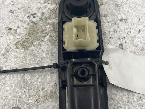 Used Left front window switch Left front window switch RENAULT TWINGO III (BCM_, BCA_) 1.0 SCe 75 (73 hp) 25603075 25603075