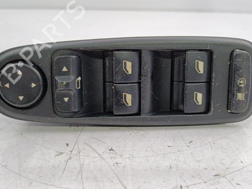 Comutador Comutador CITROËN C4 Picasso I MPV (UD_) 1.6 HDi (109 hp) 22820318 22820318