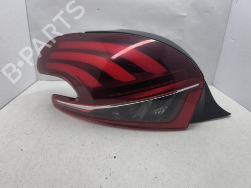Farolim esquerdo Farolim esquerdo PEUGEOT 208 I (CA_, CC_) 1.6 HDi / BlueHDi 75 (75 hp) 35886455 35886455