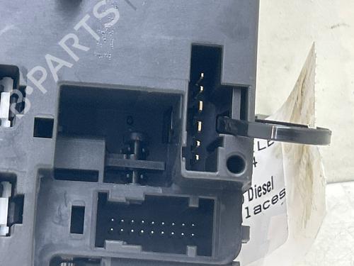 steering-column-stalk-renault-clio-iii-br01-cr01-2005-2006-2007-2008-2009-2010-2011-2012-2013-2014-37021746 main image