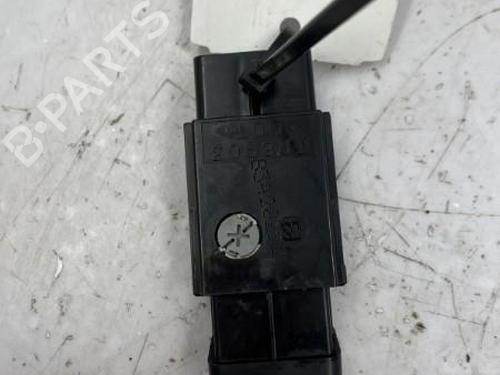 Warning switch TOYOTA HIACE IV Van (__H1_, __H2_) 2.4 TD 4WD (LXH18, LXH28) | BP22833181I22 