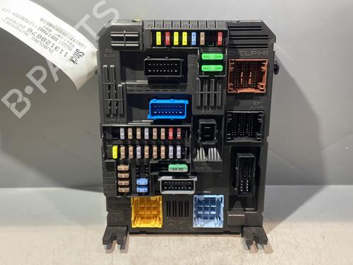 Used Fuse box PEUGEOT 3008 II SUV (MC_, MR_, MJ_, M4_) 1.2 THP/ PureTech 130 (MRHNSM, MRHNSU, MRHNSJ, MRHNYW,... (131 hp) 29515914