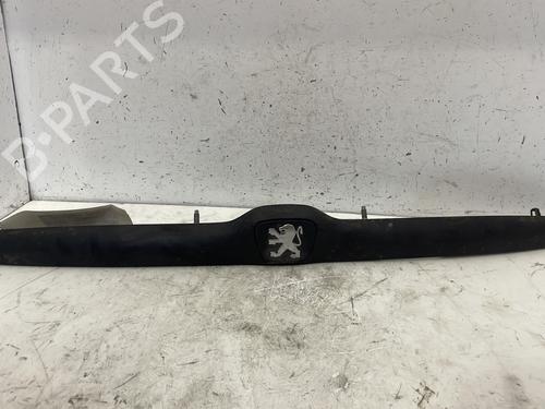 Pynteleist til bakluke PEUGEOT 206 Hatchback (2A/C) 1.4 i (75 hp) 26029709