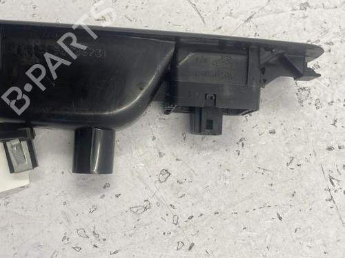 Right front window switch RENAULT MEGANE III Grandtour (KZ0/1) 1.5 dCi (KZ09, KZ0D, KZ1G, KZ29, KZ14, KZ1W, KZ10, KZ1F,... | BP22837948I26