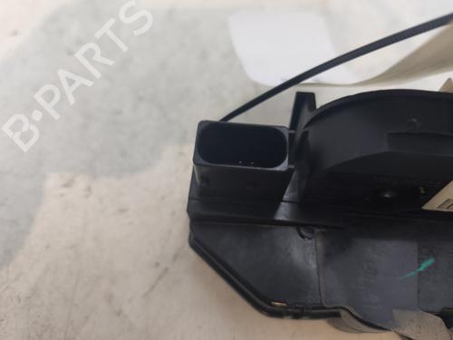 front-right-lock-chevrolet-cruze-hatchback-j305-2010-27641334 main image