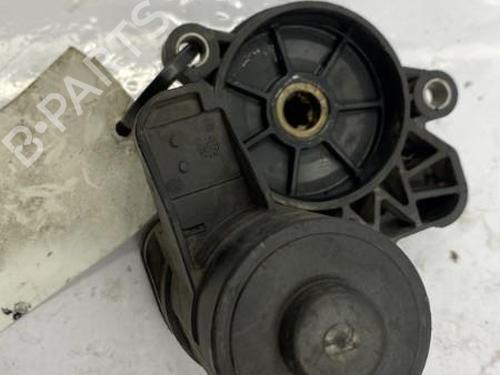 Used Electric handbrake Electric handbrake SEAT LEON (5F1) 2.0 TDI (150 hp) 22834806 22834806