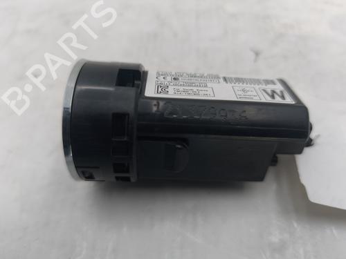 Used Switch Switch TOYOTA YARIS (_P13_) 1.5 Hybrid (NHP130_, NHP130) (101 hp) 35885968 35885968