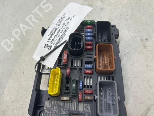 Fuse box CITROËN C4 I (LC_) 1.6 HDi | BP37032038E1 - Image 3