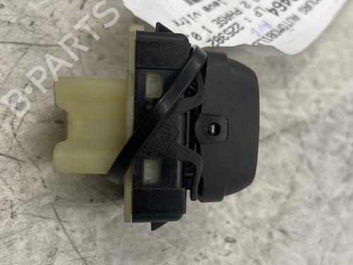 Used Left front window switch Left front window switch DACIA SANDERO II TCe 90 (B8M1, B8MA, B8AC) (90 hp) 23888596 23888596