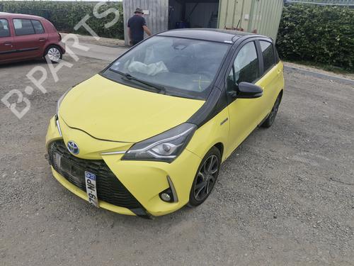Brugte TOYOTA YARIS (_P13_) 1.5 Hybrid (NHP130_, NHP130) 4895817
