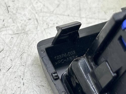Warning switch SEAT ARONA (KJ7, KJP) 1.5 TSI | BP38327036I22 - Image 5