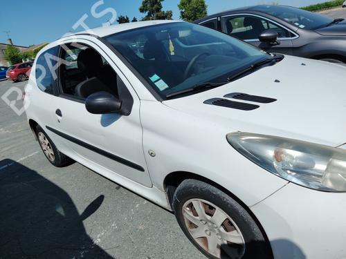 Fuse box PEUGEOT 206+ (2L_, 2M_) 1.4 HDi eco 70 | BP27164390E1  - Image 6