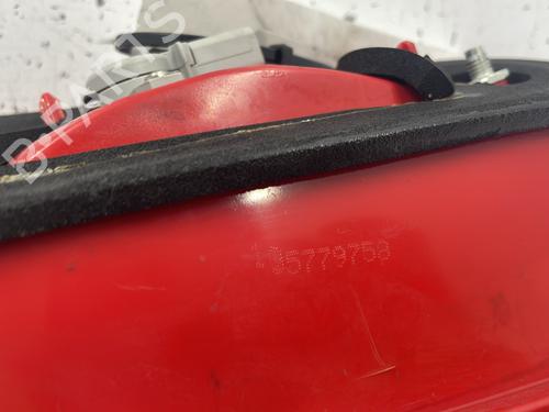 right-tailgate-light-alfa-romeo-147-937_-2000-2001-2002-2003-2004-2005-2006-2007-2008-2009-2010-25837644 main image