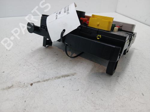 Used Fuse box Fuse box CITROËN C2 (JM_) 1.1 (60 hp) 30526584 30526584