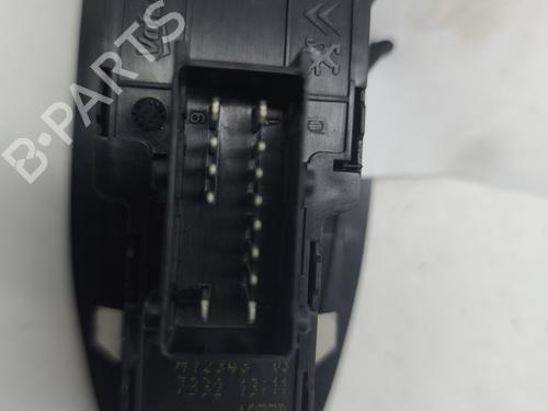 Used Switch Switch PEUGEOT 208 I (CA_, CC_) 1.2 VTI 82 (82 hp) 26387029 26387029