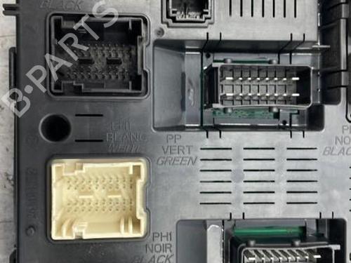 Used Fuse box Fuse box CITROËN C5 III (RD_) 2.0 HDi 140 (RDRHF8, RDRHFA, RDRHA8, RDRHAJ) (140 hp) 22834375 22834375