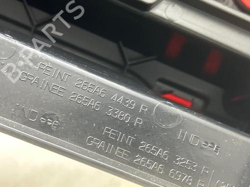 left-taillight-renault-trafic-iii-van-fg_-2014-39689785 main image
