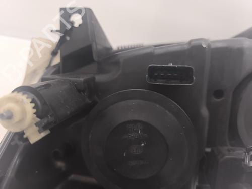 Right headlight RENAULT SCÉNIC II (JM0/1_) 1.9 dCi (JM14) | BP32261340C29