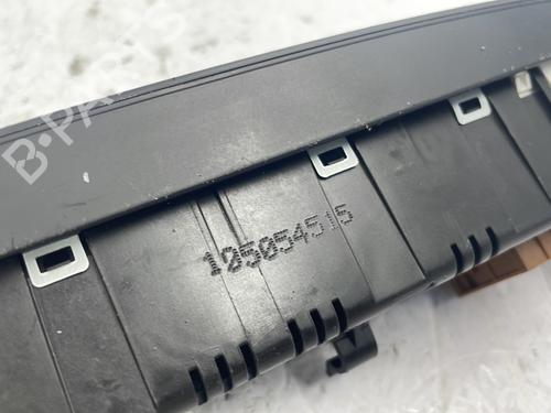 display-monitor-peugeot-5008-0u_-0e_-2009-2010-2011-2012-2013-2014-2015-2016-2017-25700521 main image