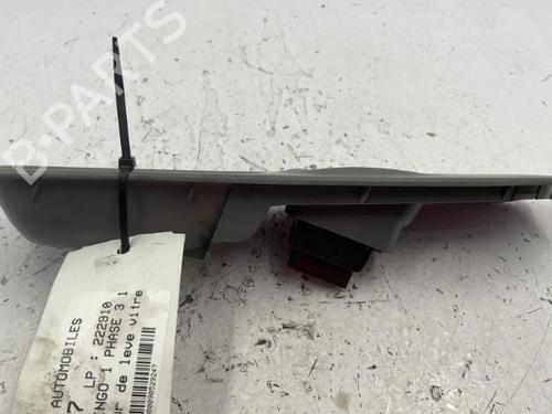 Used Right front window switch Right front window switch RENAULT TWINGO I (C06_) 1.2 16V (C06C, C06D, C06K) (75 hp) 22838423 22838423