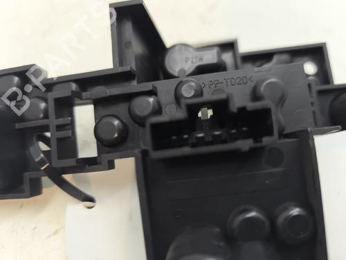 Used Lamp holder Lamp holder RENAULT LAGUNA III Grandtour (KT0/1) 1.5 dCi (KT0A, KT0R, KT02) (110 hp) 26895654 26895654