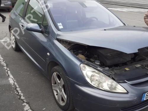 Fuse box PEUGEOT 307 (3A/C) 2.0 HDi 135 | BP22832957E1 