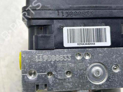 abs-pump-kia-stonic-yb-2017-35936914 main image