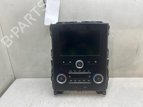 climate-control-renault-megane-iv-hatchback-b9amn_-2015-39689824 main image