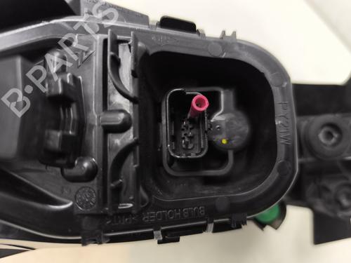 right-taillight-renault-clio-iv-bh_-2012-2013-2014-2015-2016-2017-2018-2019-2020-2021-28362561 main image