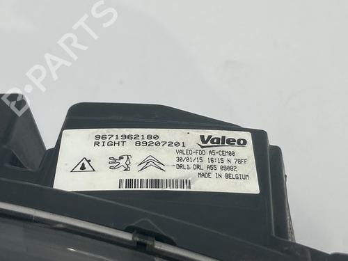 Used Right daytime light Right daytime light 38423203 38423203