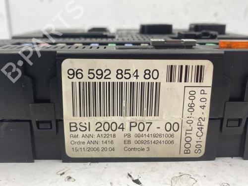 Used Fuse box Fuse box PEUGEOT 1007 (KM_) 1.6 HDi (109 hp) 22842845 22842845