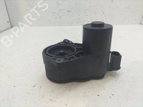Used Electric handbrake PEUGEOT 3008 II SUV (MC_, MR_, MJ_, M4_) 1.2 THP/ PureTech 130 (MRHNSM, MRHNSU, MRHNSJ, MRHNYW,... (131 hp) 28824084