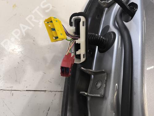 Right front door PEUGEOT 308 II (LB_, LP_, LW_, LH_, L3_) 1.6 HDi / BlueHDi 115 | BP29833921C3
