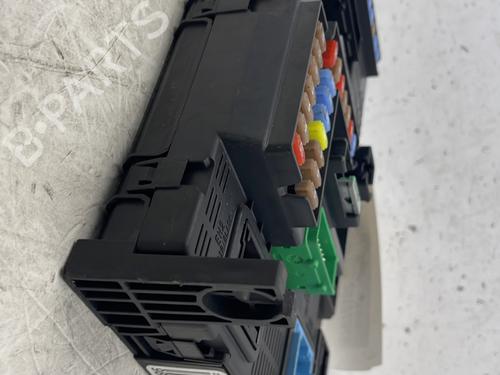 Used Fuse box Fuse box PEUGEOT 308 SW II (LC_, LJ_, LR_, LX_, L4_) 1.6 HDi / BlueHDi 115 (LCBHXM, LCBHXT) (115 hp) 23130207 23130207